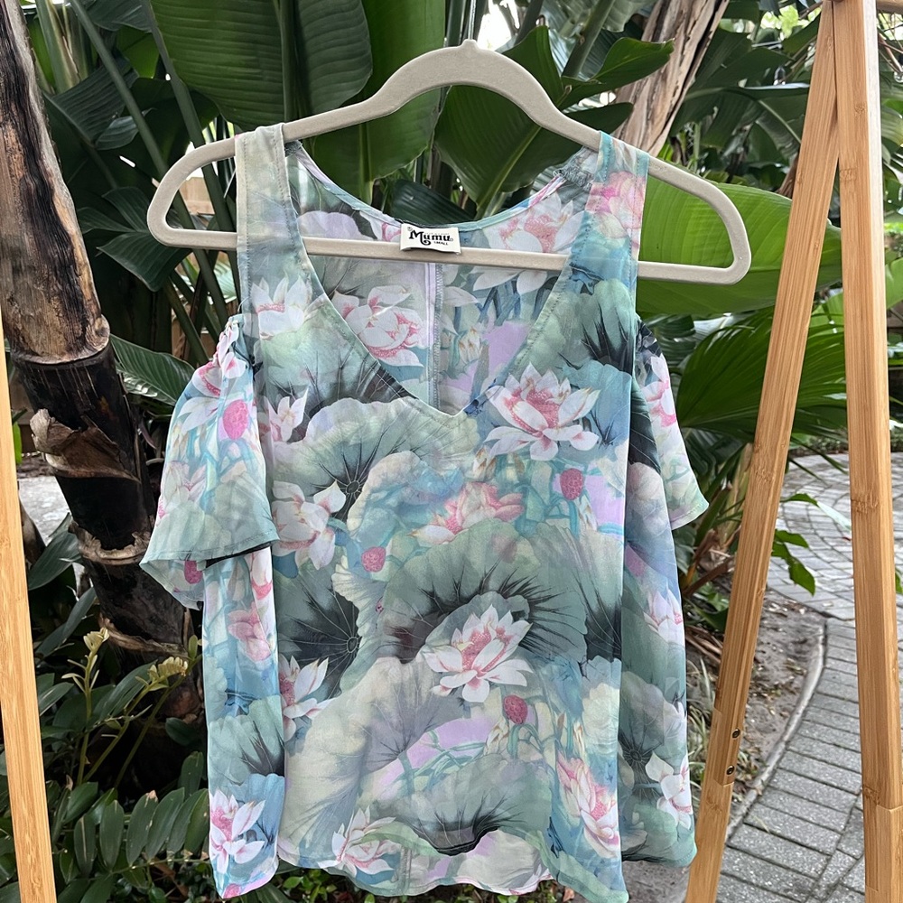 NWT Show Me Your Mumu Hazel Ruffle Top in Water Lilies